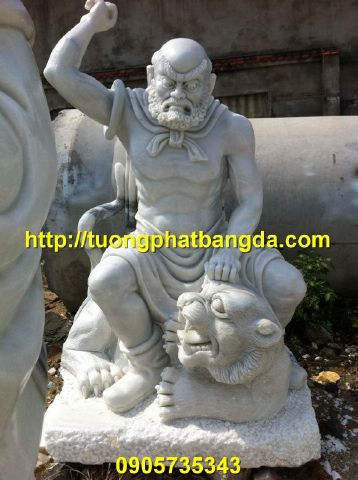 Tượng La Hán phục hổ đá cẩm thạch